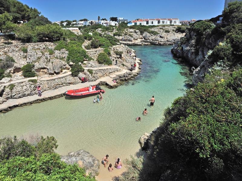Globales Almirante Farragut Cala'N Blanes (Menorca) Exterior foto